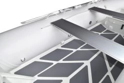 ZAR Mini RIB 12 DL PVC -Professionelle Bootsausrüstung 2019 05 29 11.42.01