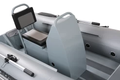 Quicksilver Jockey Konsole SU400 Grau -Professionelle Bootsausrüstung Quicksilver Inflatable jockeyseat console grey 1.png