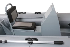 Quicksilver Jockey Konsole SU400 Grau -Professionelle Bootsausrüstung Quicksilver Inflatable jockeyseat console grey 2.png